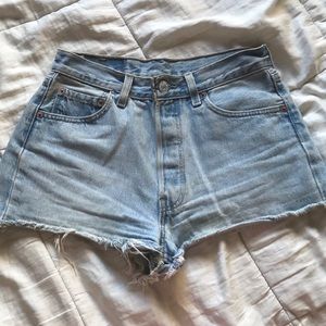 Levi’s mid rise denim shorts